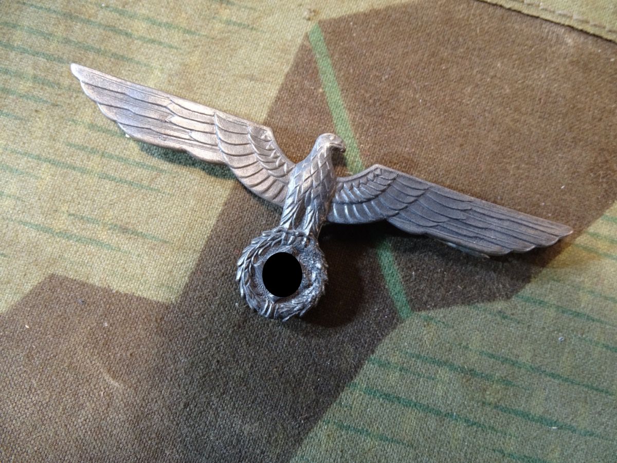 Wehrmacht, Metall Brustadler für beige und weisse Sommeruniformen des Heeres
