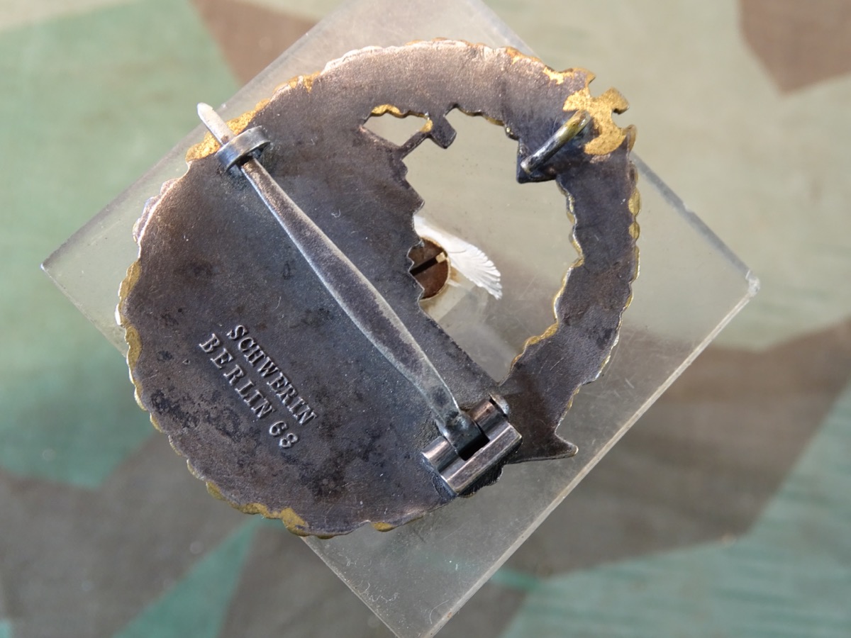 Zerstörerkriegsabzeichen Buntmetall, Hersteller Schwerin Berlin 68 