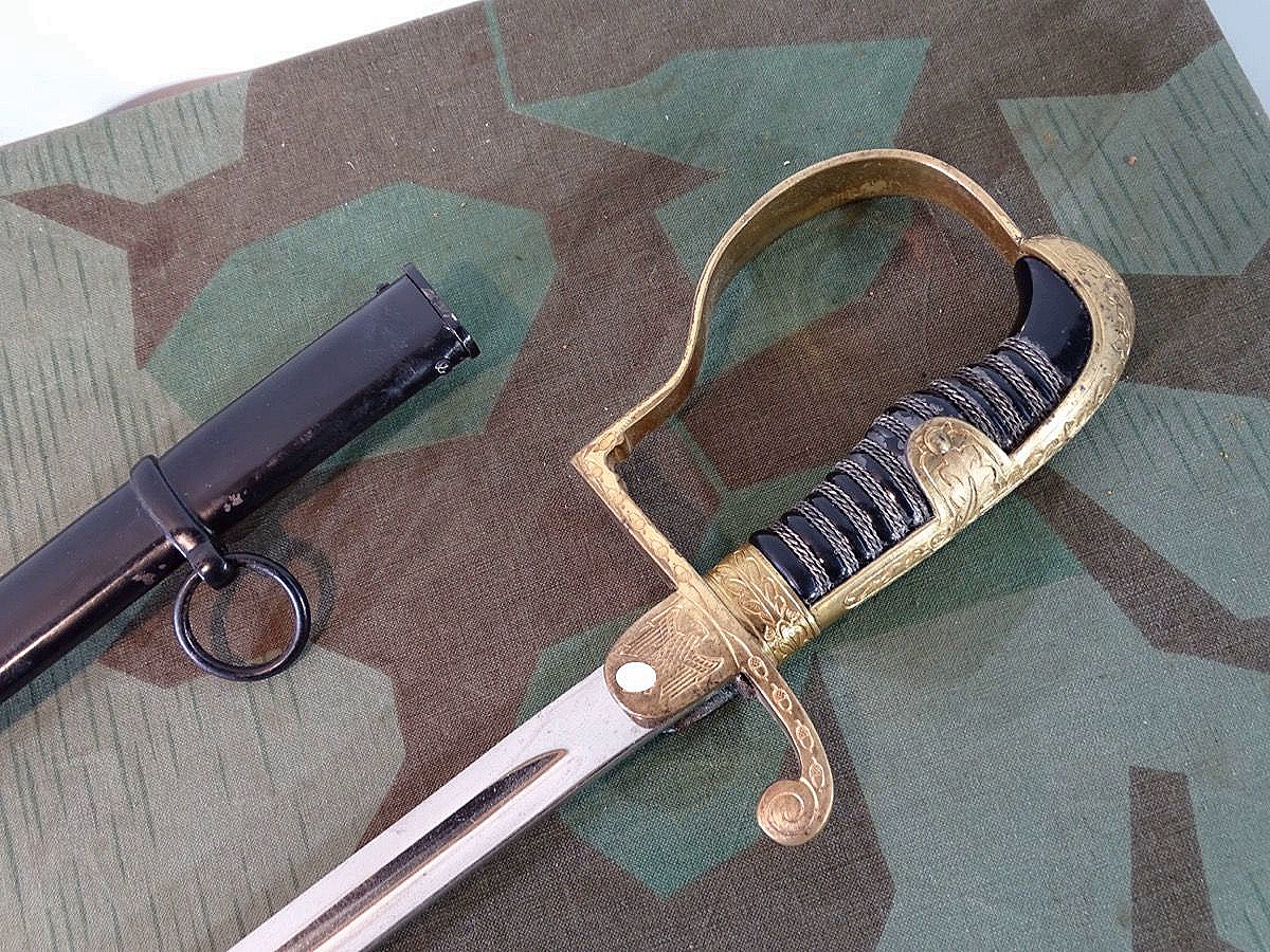 Heeres Offizierssäbel, Scheide Originallack, Original Eickhorn Solingen, Säbel sehr guter Zustand.