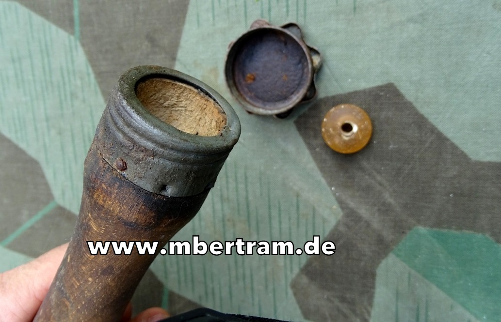 Deutsche Übungs Stielhandgranate M 15 - für pyrotechnischen Knallsatz.