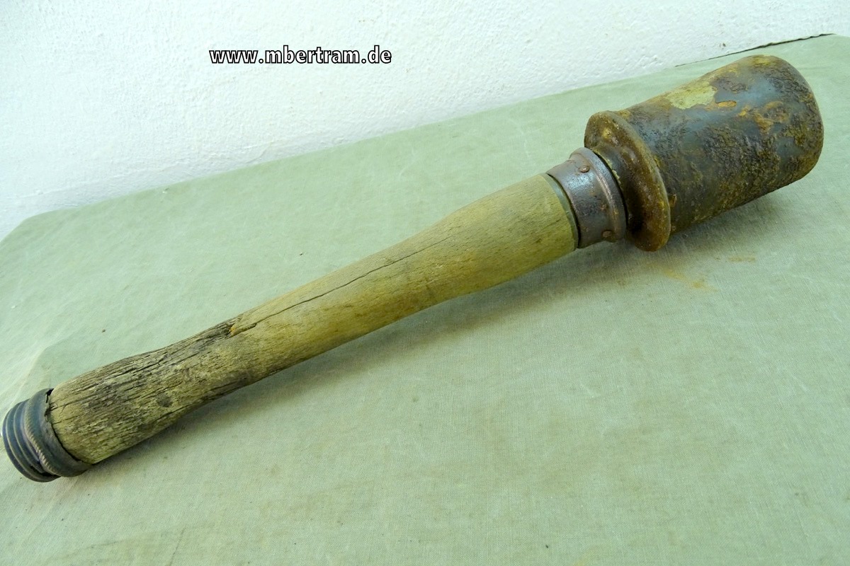 Wehrmacht / Waffen SS:  Bastlerstück Stielhandgranate M 24, Originalteile