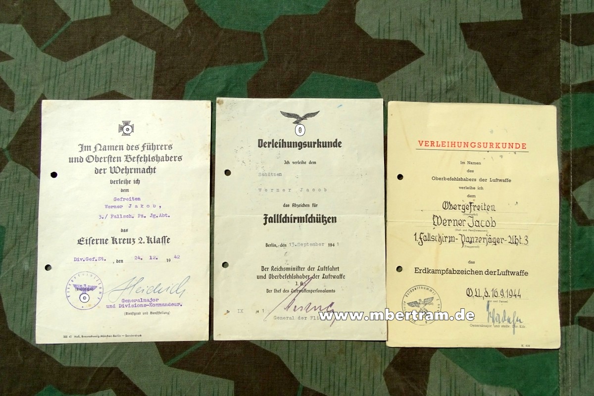 3 Urkunden: 1./Fallsch. Pz. Jg. Abt.3, EK 2, Fl.Sch.Abz., ErdKpfAbz, OU RK Träger