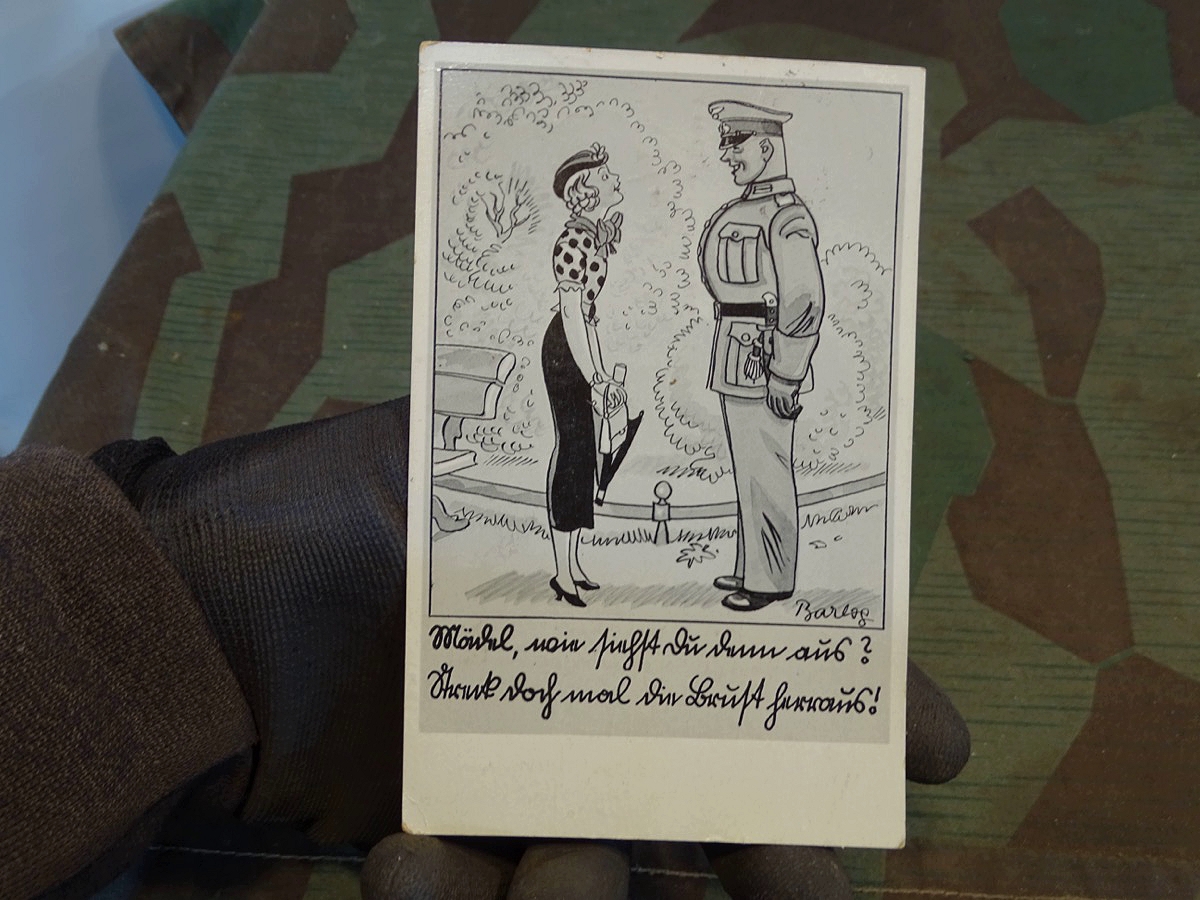 Witz Postkarte 3 Reich " Mädel wie siehst Du denn aus? Streck doch mal die Brust heraus !