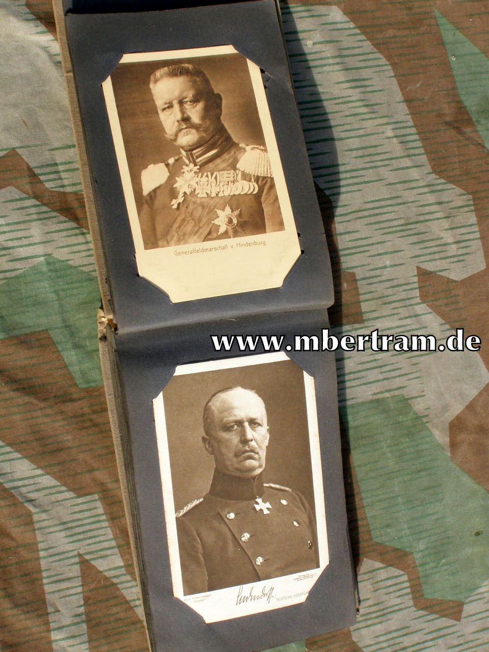 12432-7 Postkarten Fotoalbum, Portraits Kaiser u. Familie, 49 Karten