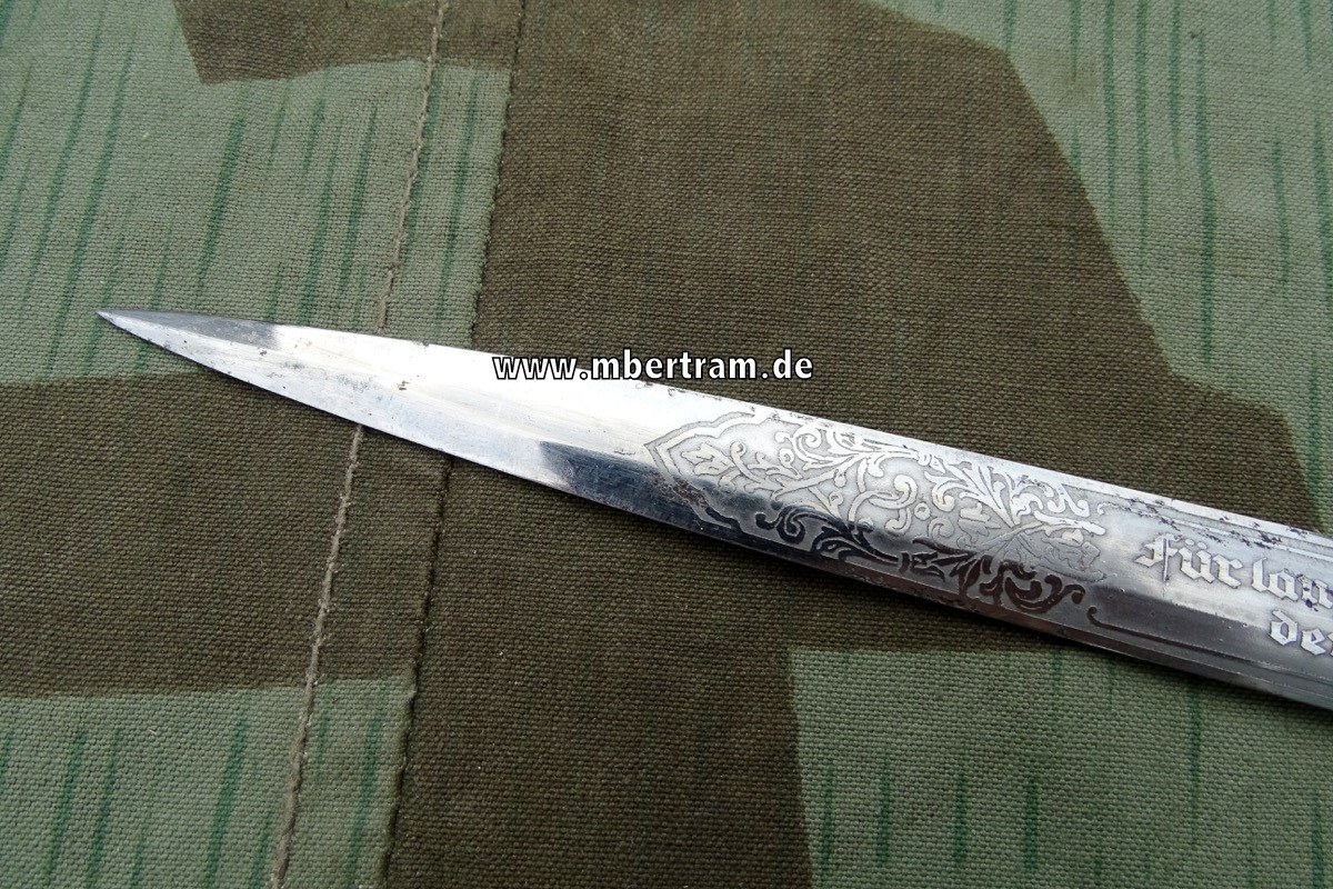 Frühe Nachkriegs Fertigung: Klinge für Heeres Offiziersdolch mit Schmuckätzung