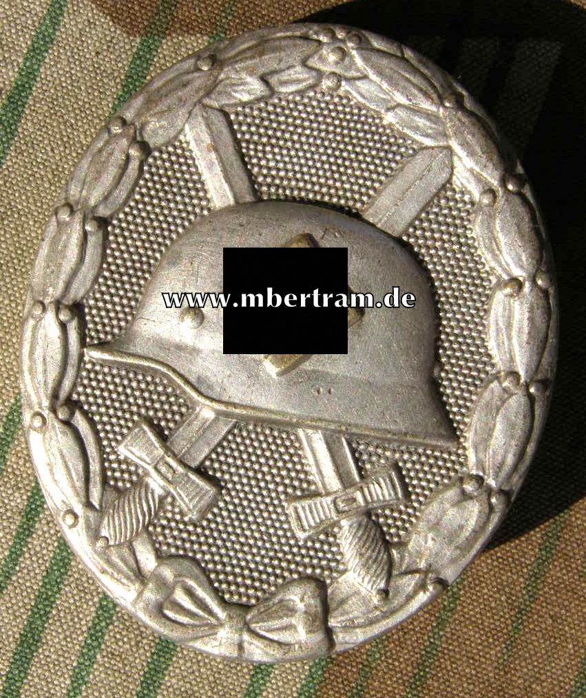 VERWUNDETEN ABZEICHEN 1939 BUNTMETALL IN SILBER HERSTELLER 30