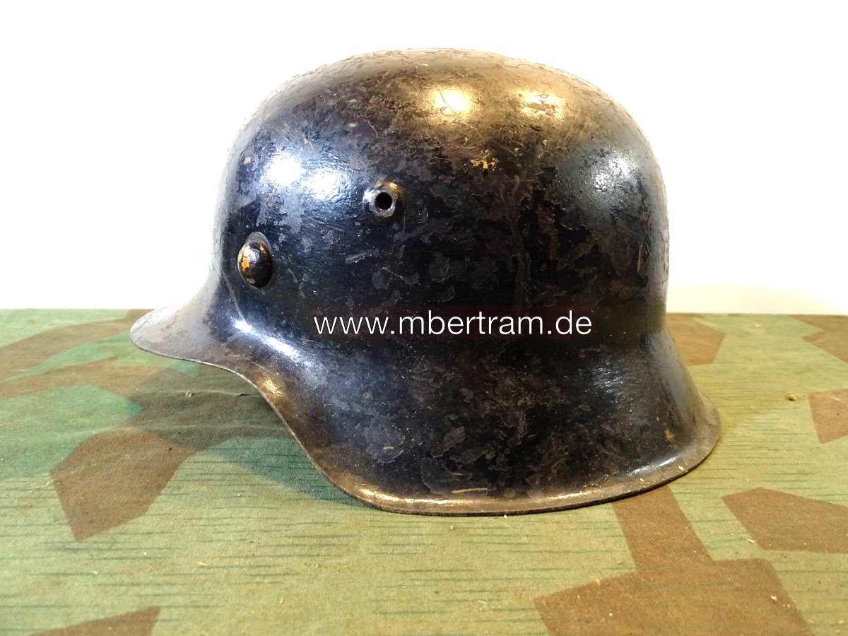Wehrmachts Stahlhelm  M 42  weiterbenutzt bei Feuerwehr. Kp 62