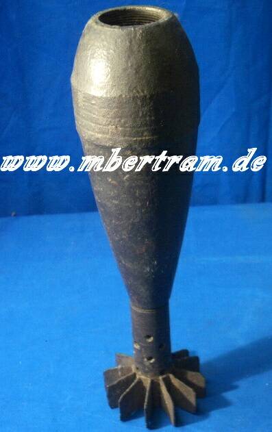 Deutsche Wehrmachts 8cm Werfergranate ohne Zünder.