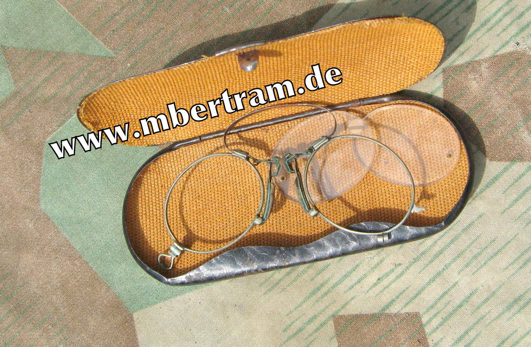 Private Brille ( Kneifer ) mit Blechetui, 1. Weltkrieg