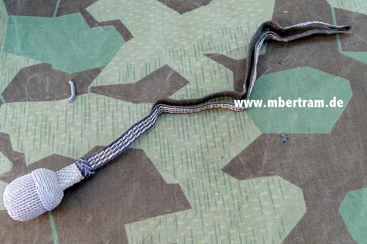 Wehrmacht Offiziers Portepee für Säbel und Seitengewehr, schmal, 3 Durchzüge