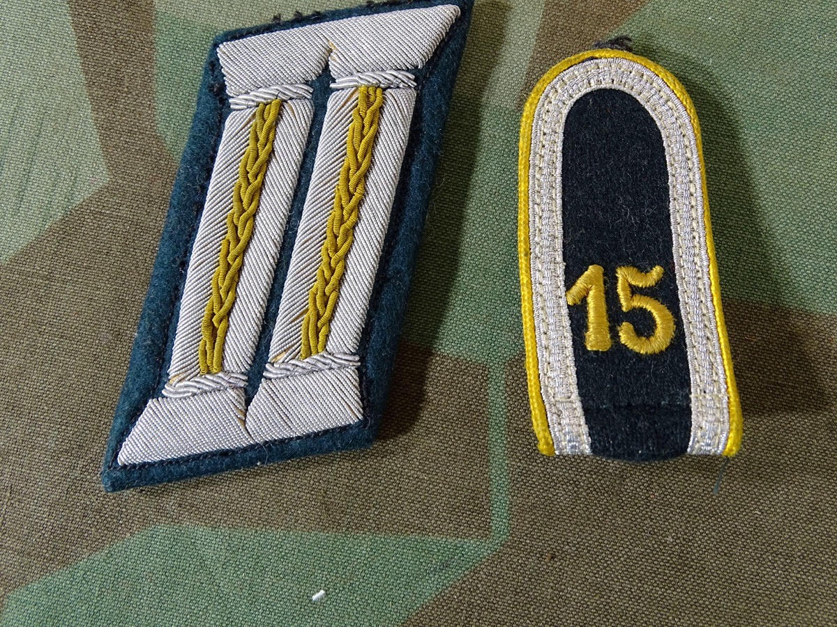 Kragenspiegel WH Offizier Nachrichtentruppe und Miniatur Schulterklappe Uffz. Nachr. Rgt. 15