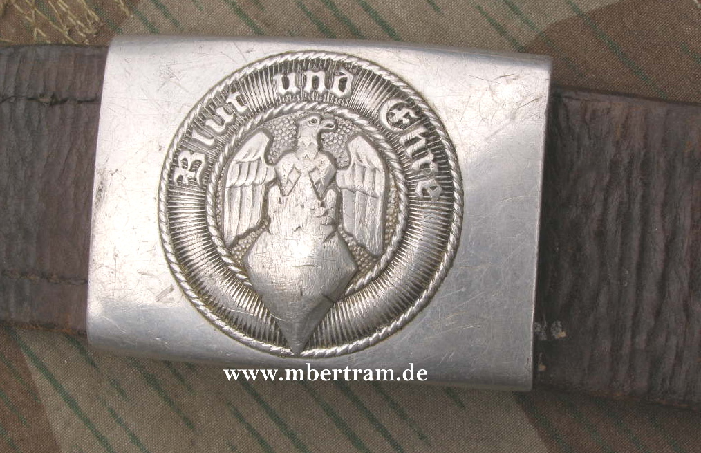 HITLERJUGEND KOPPELSCHLOSS ALU, RZM M 4/23 entnazt.