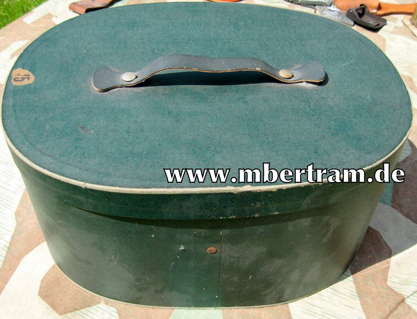 Wehrmacht Mützenschachtel für 2 Schirmmützen.