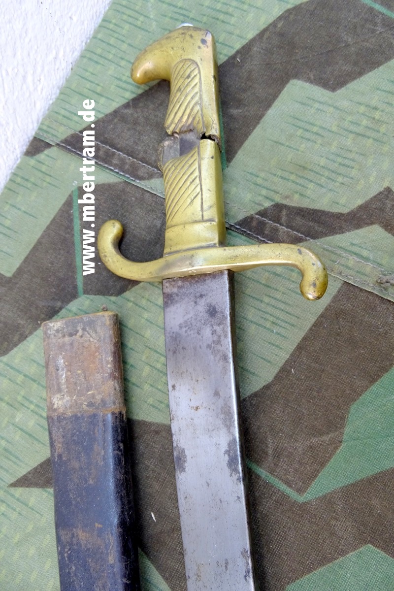 17733-2 Preussen Faschinenmesser u./M. 1864 der Linien-Infanterie mit Geschosstreffer