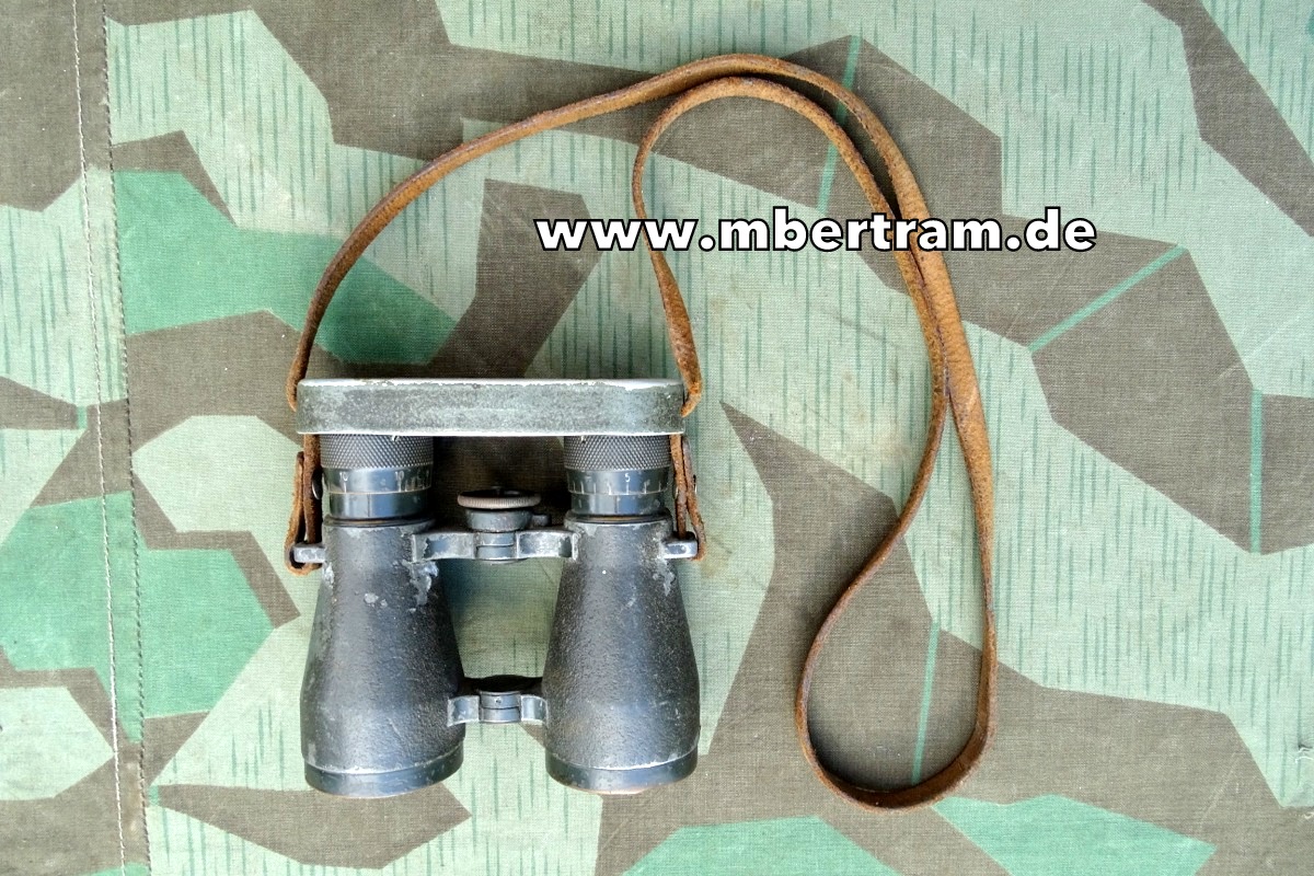 Dienstglas Mod. 08 erster Weltkrieg mit Riemen und Abdeckung, Busch Rathenow.