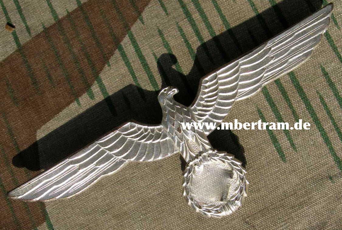 Metallbrustadler für Offiziere für weiße Sommeruniform