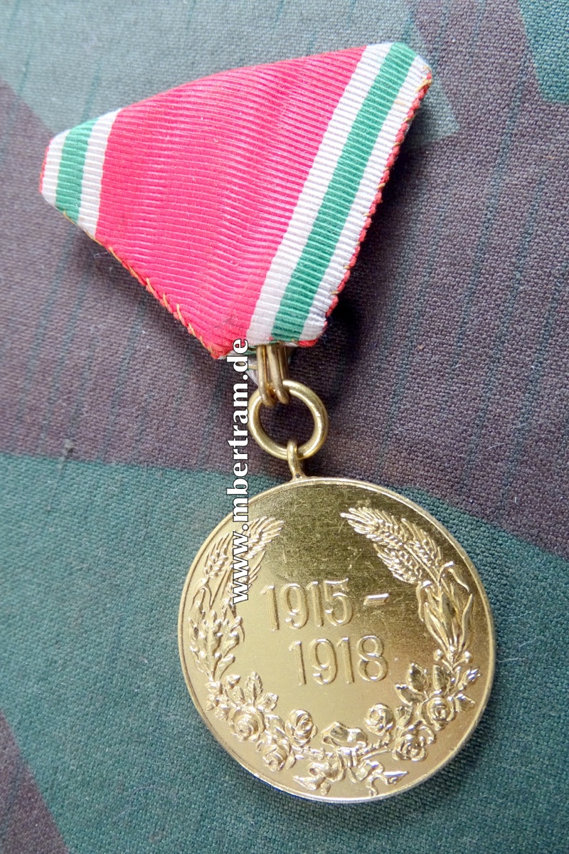 Österreich-Bulgarische Kriegsdenkmünze 1915-1918, Bronze, vergoldet m. Band