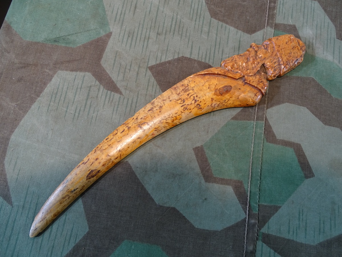 Brieföffner 1. Weltkrieg " Wilna 1918" aus schön gemasertem Holz ( Rosenholz ? ) 
