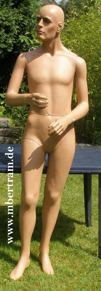 Männliche Schaufensterpuppe stehend. Höhe 1,80m
