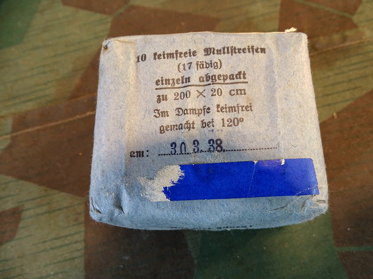 Wehrmacht: 10 Keimfreie Mullstreifen 1938 für Sanitätsaustrüstung, Verbandkästen etc. 