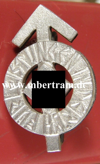 Miniatur: HJ-Leistungsabzeichen in silber, Alu.,RZM M 1/25