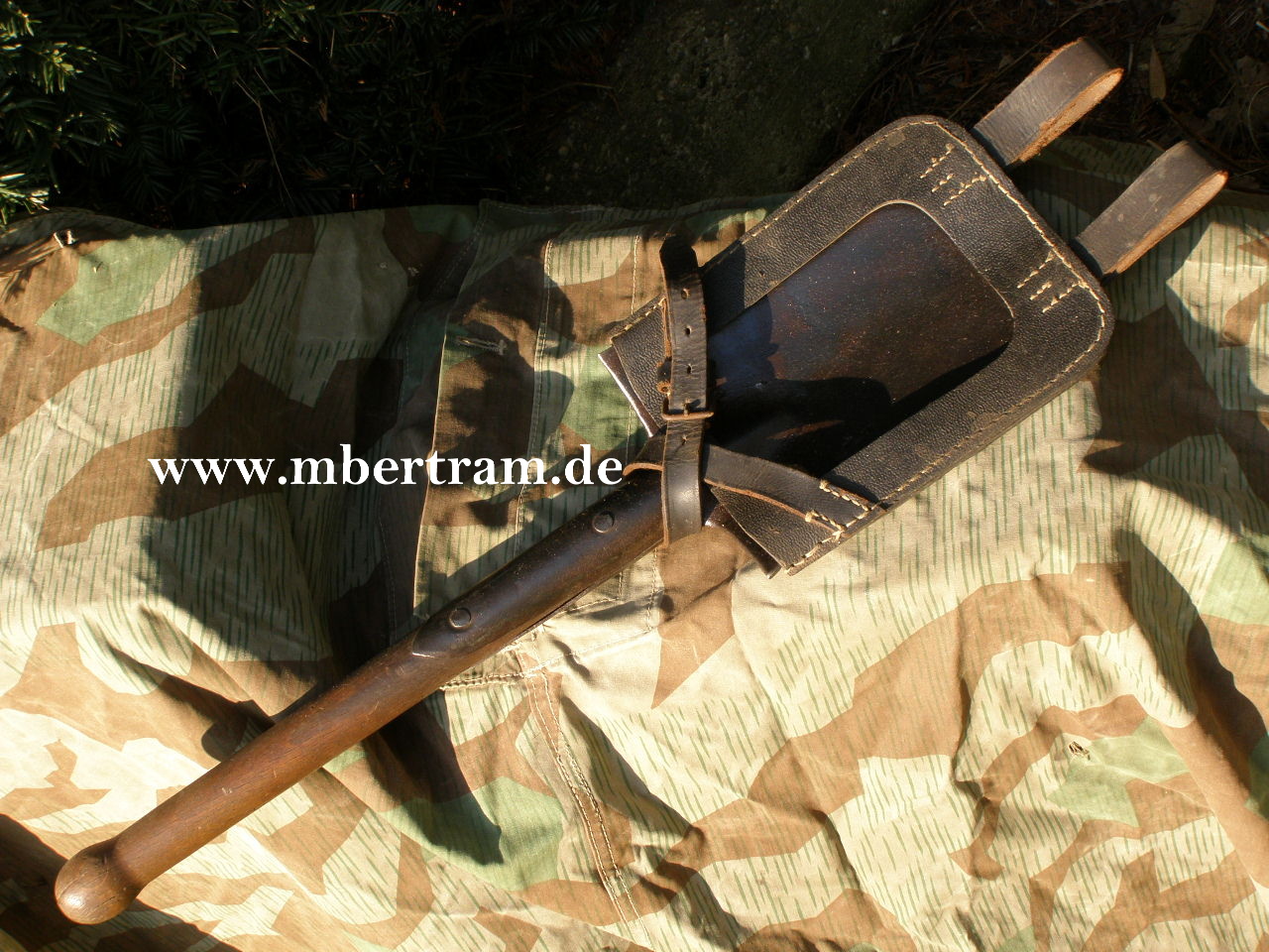 Wehrmacht/ Waffen SS / Luftwaffe. Spaten mit Futeral