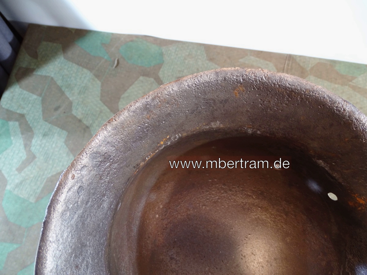 20747-11 Wehrmachts Stahlhelm Glocke M 42, Gr. 64, gereinigt