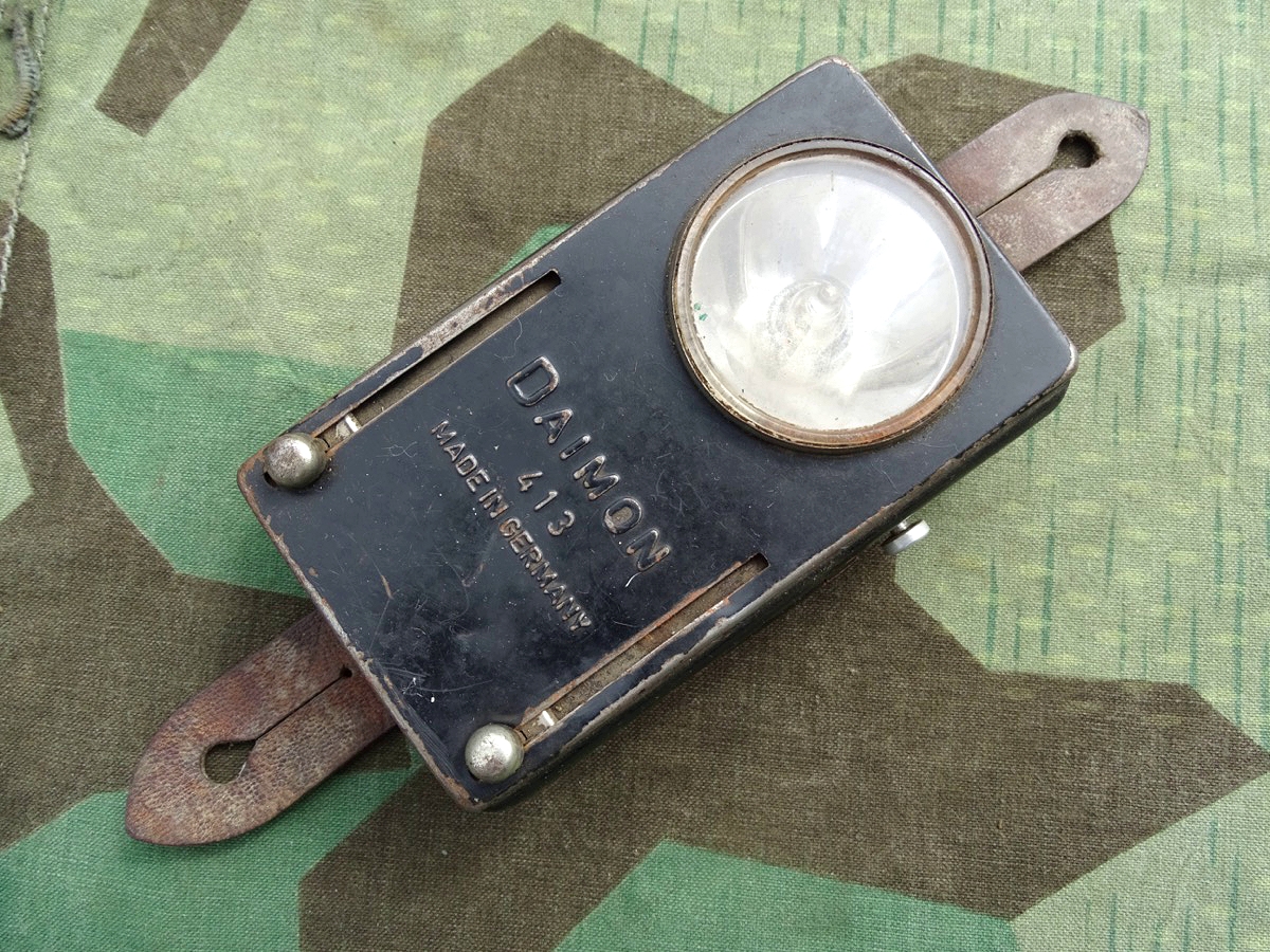 Taschenlampe 3. Reich Daimon 413, schwarz mit 2 Farbschiebern