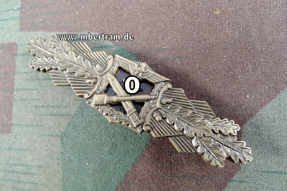 TOP Replik: Nahkampfspange in Bronze, Ausf. A.G.M.u.K, Gablonz
