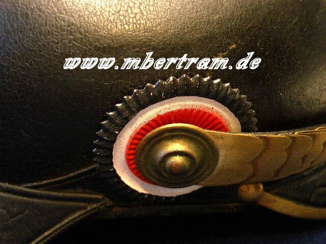 876-6 Preussische Offizierspickelhaube , Leder.