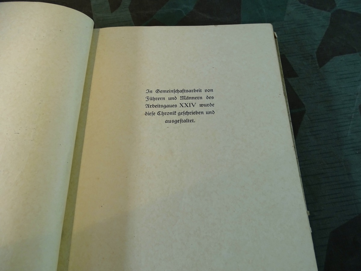 Gau Chronik über die Anfänge des Arbeitsgaues XXIV Mittelrhein. Seltenes und aufwendig gestalltetes Buch-