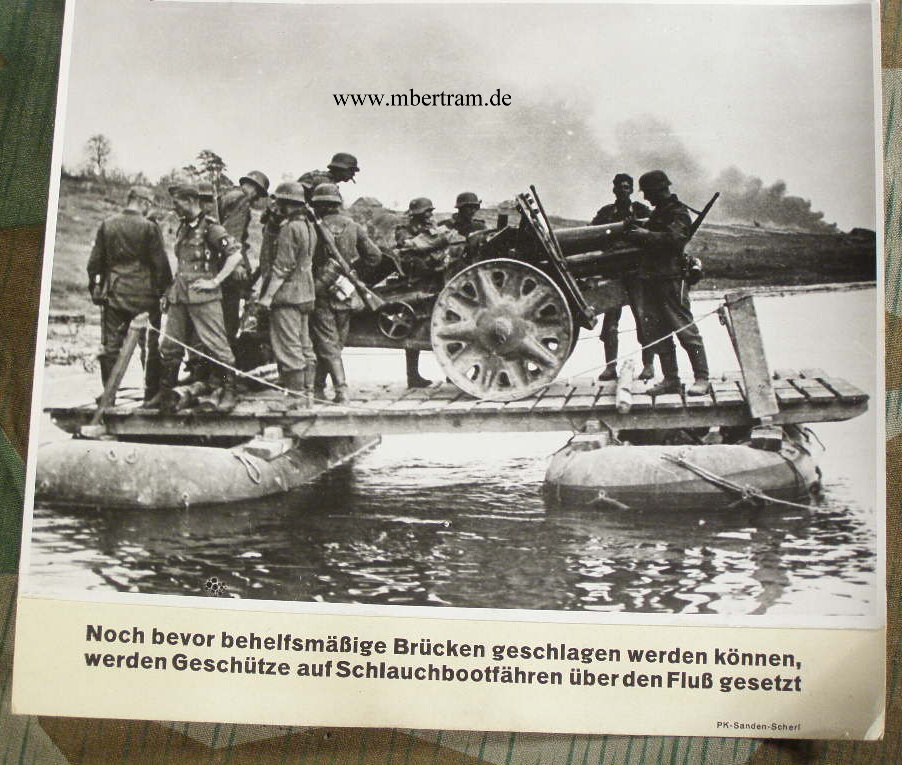 Geschütze auf Schlauchbootführen übergesetzt, 1941