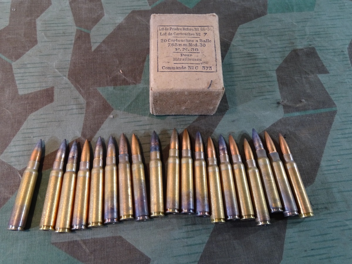 19 Stück Deko Patronen für FN Karabiner 2. Weltkrieg von 1936 mit original Schachtel.- 