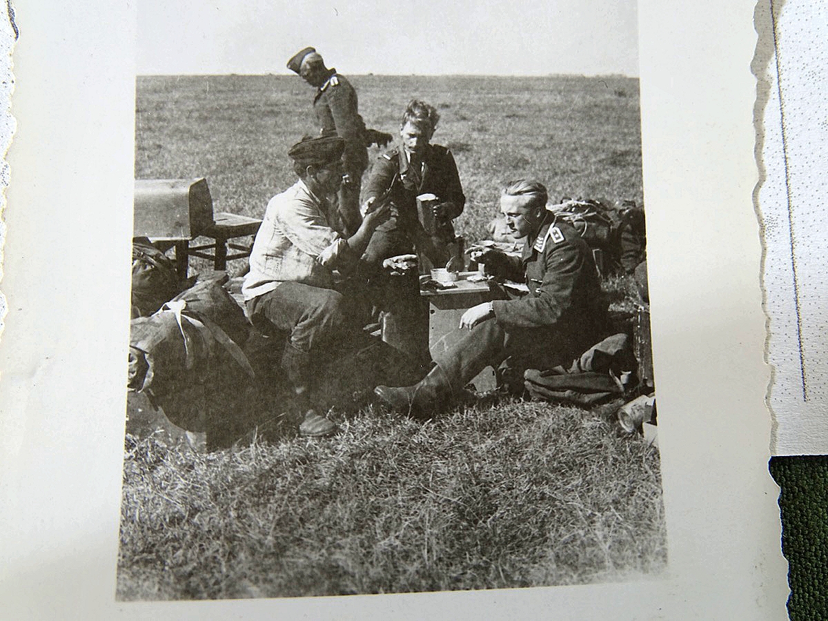 Fotonachlass mit Kopie der Urkunden, DK Gold Träger und Ehrenpokal Inhaber Jagdflieger d. Luftwaffe Fotonachlass mit Kopie der Urkunden, DK Gold Träger und Ehrenpokal Inhaber Jagdflieger d. Luftwaffe
