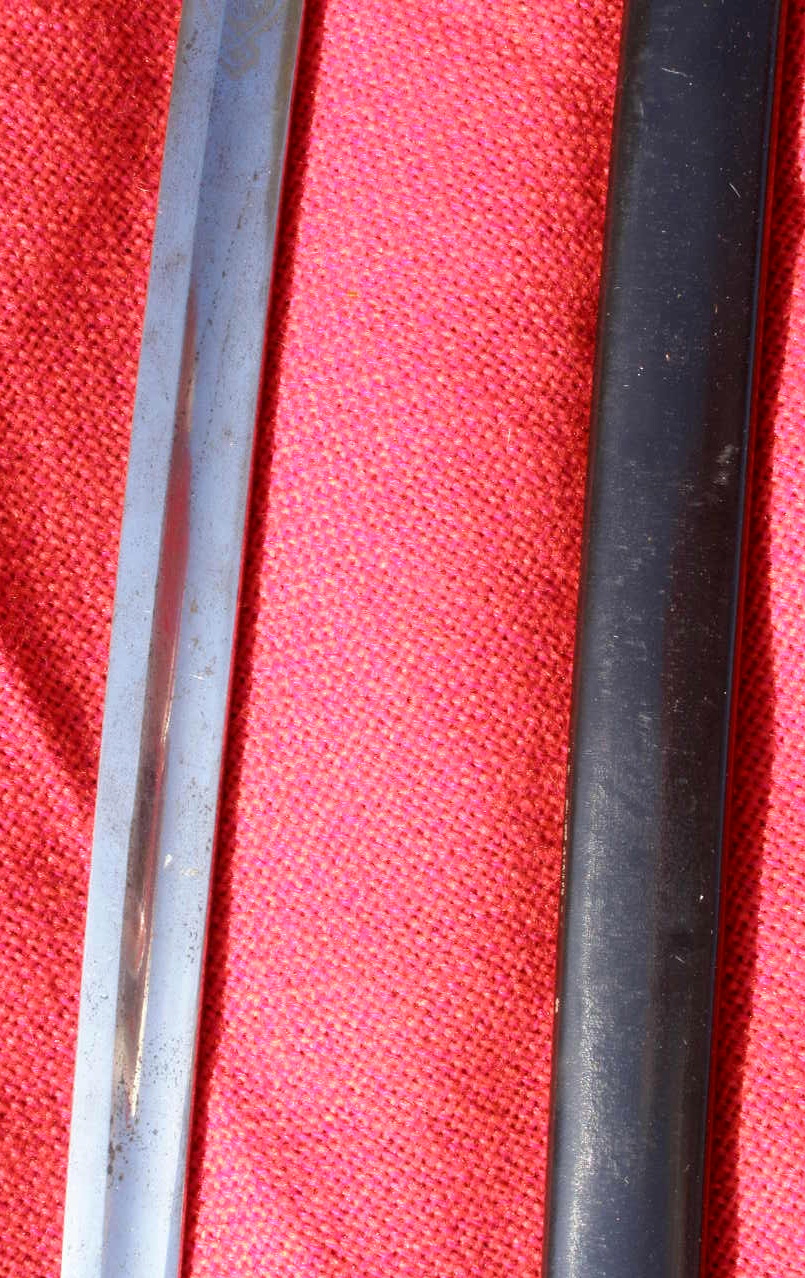 10384-4 Infanterie Offizierssäbel, Löwenkopfgriff, gekreuzte Säbel
