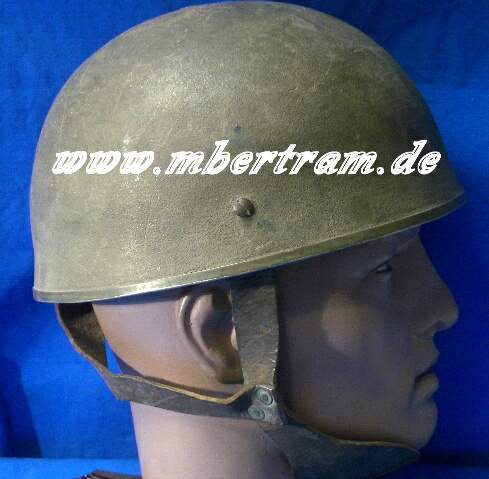 2575-2 England: Fallschirmjäger Helm "BMB 1943, Gr.7 1/8"