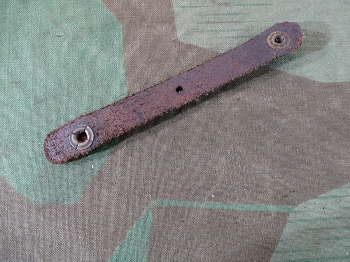 Alter Schließriemen für HJ Messer oder Grabendolch mit typischem Stern Druckknopf