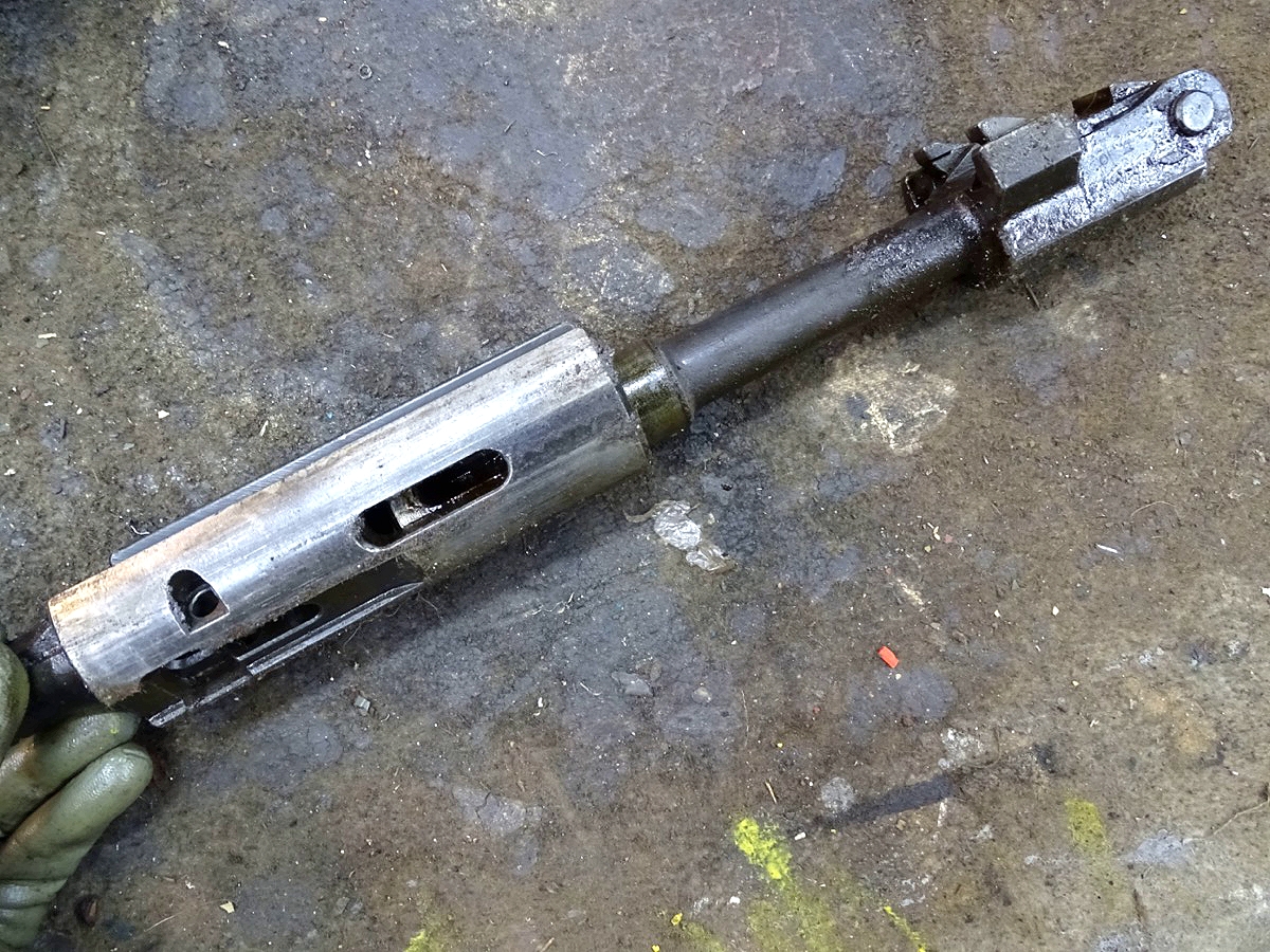 Deaktivierte 20 mm Oerlikon Flak MK 2, 1943, getarnte Behelfslafette, Wehrmachts Beutekanone, 1 Magazin, ( Nr. S-33141)