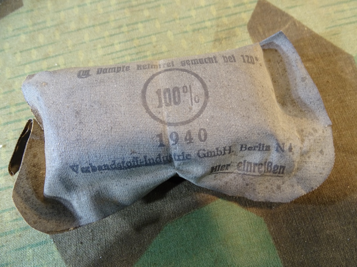 Kleines Wehrmachts Verbandpäckchen, 1940, Verbandstoff Industrie GmbH Berlin