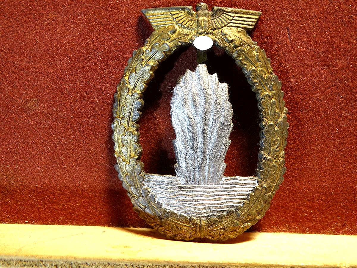 Kriegsabzeichen für Minensuch-, U-Boots-, Jagd- und Sicherungsverbände, Feinzink, Hst. : RK