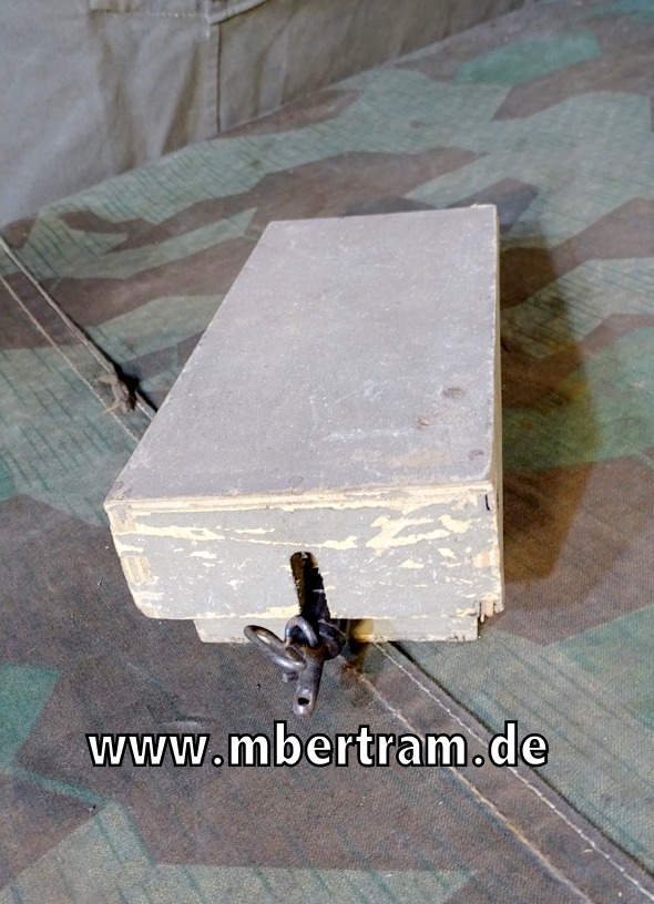 Schuh Mine 42 / Schützen Mine 42 aus Holz mit  Zugzünder