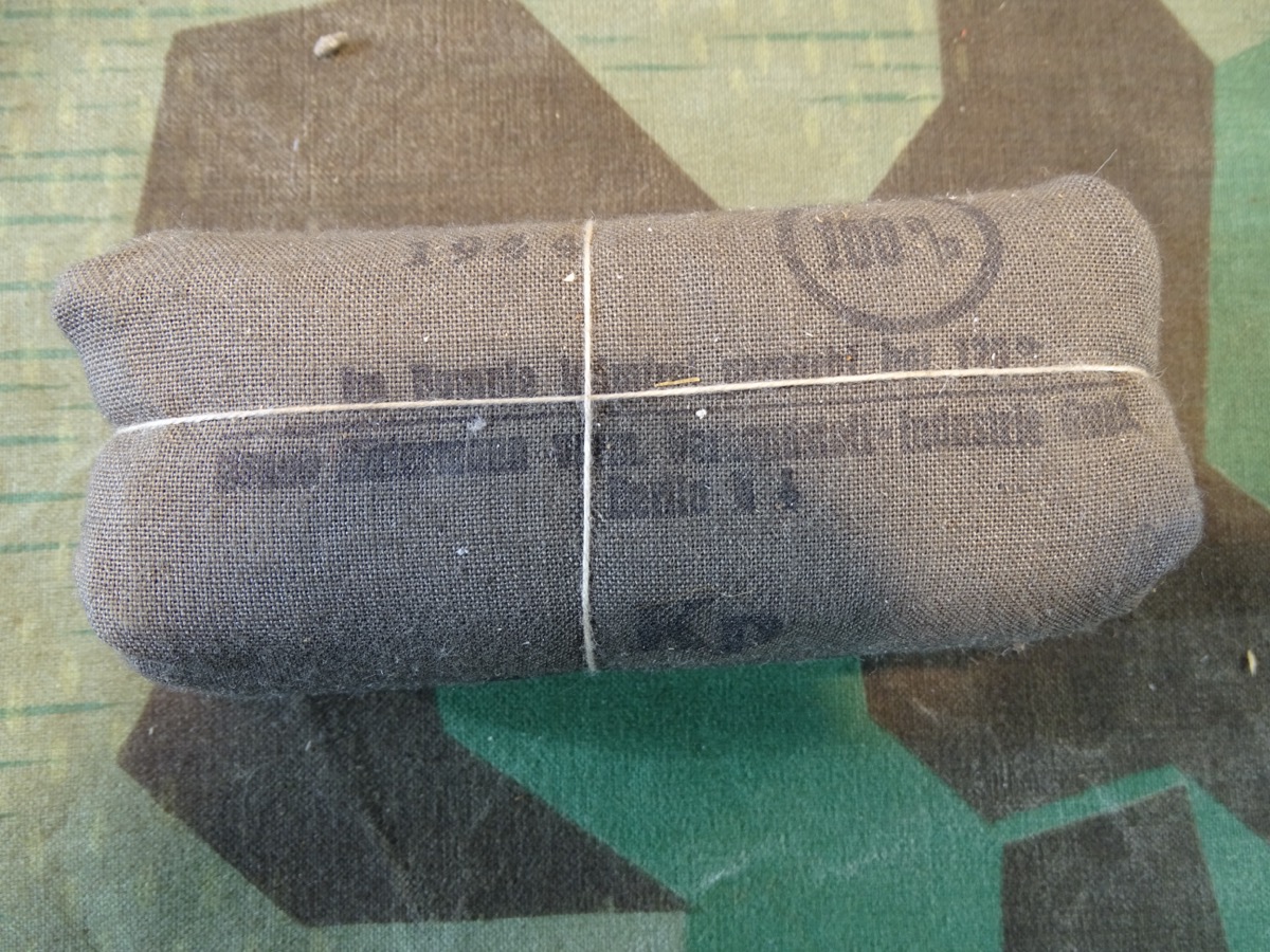Großes Wehrmachts Verbandpäckchen, 1944, Verbandstoff Industrie Berlin