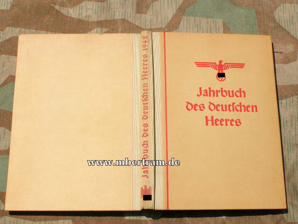 Das Jahrbuch des deutschen Heeres 1942. 121 Abb. u. 3 Karten 212 Seiten