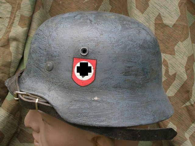 Waffen SS Stahlhelm, M 35, Wasserfund, neu lackiert