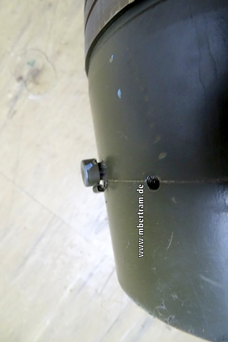 15421-5 NATO 155 mm Granate, Illuminaten / Schlachtfeldbeleuchtung mit Transporthaken, 30Kg