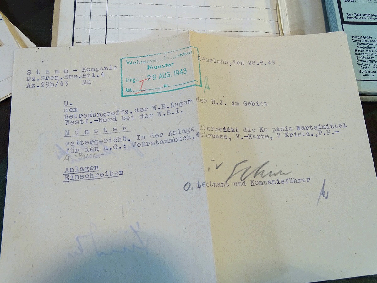 Wehrstammbuch Gefr. Heinz T. Panzer. Gren E. Btl. 4 Wehrstammbuch Gefr. Heinz T. Panzer. Gren E. Btl. 4