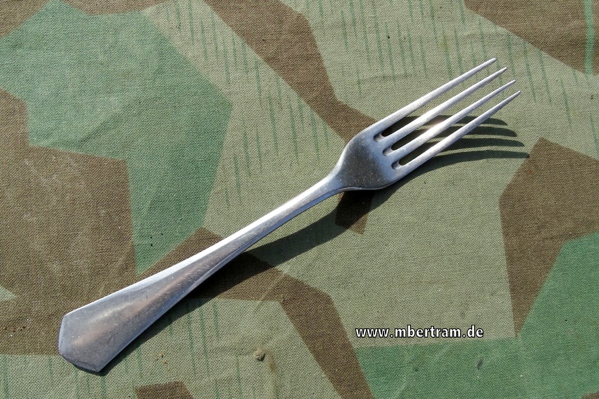 Kriegsmarine Gabel, Adler mit HK und M , Rostfrei.