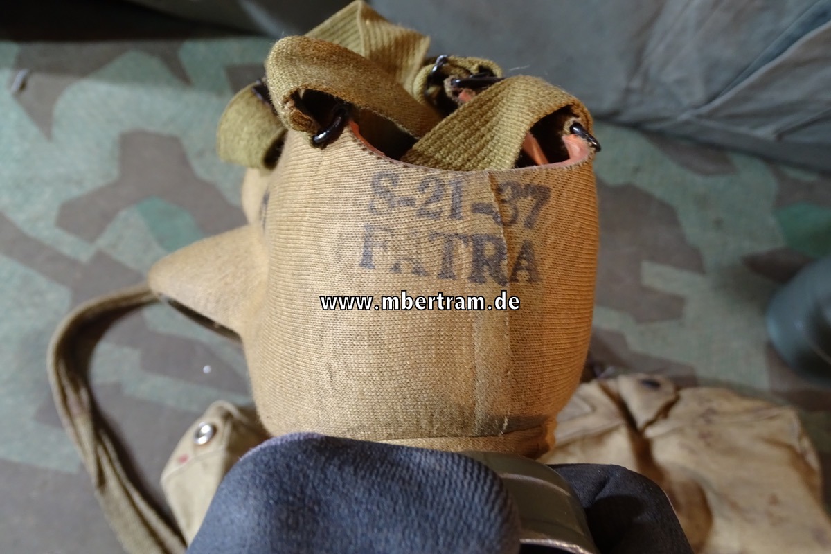 20153-7 Reichsluftschutz: Tschechische Fatra Beute Gas Maske in Tasche mit Filter