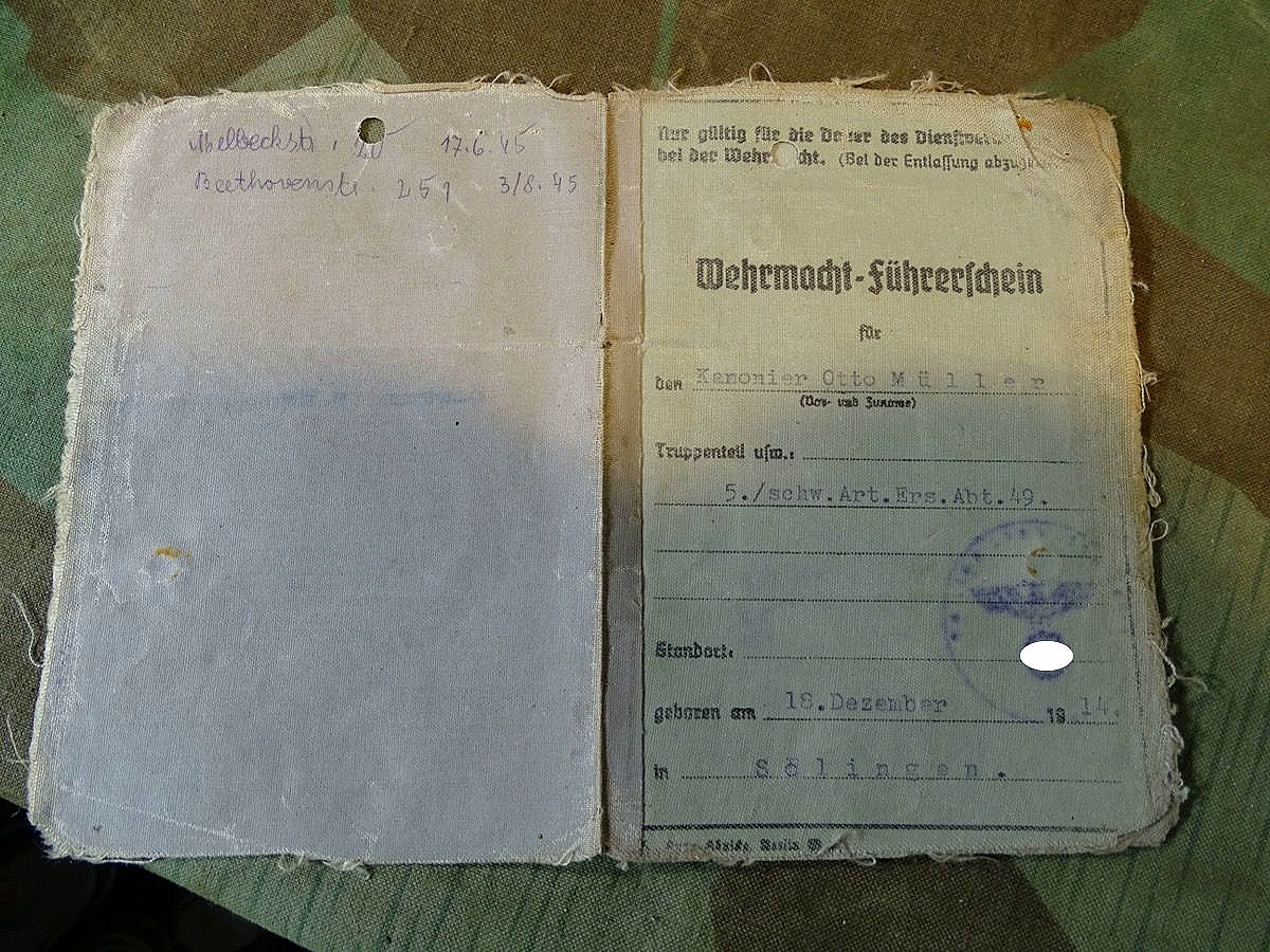 Wehrmacht Führerschein, Kanonier O. Müller aus SG, schw. Art. Ers. Abt 49,  Zugkraftwagen und Vollkette, Bild