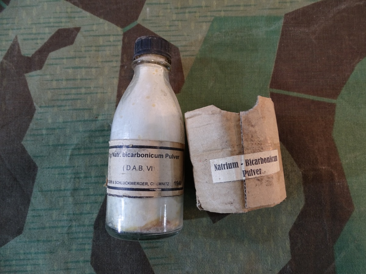 Glasflasche für Natrium-Bicarbonicum Pulver 1940 